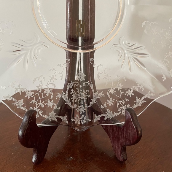 Vintage Fostoria Navarre etched clear glass handled cake plate, Elegant Plate - Picture 5 of 6